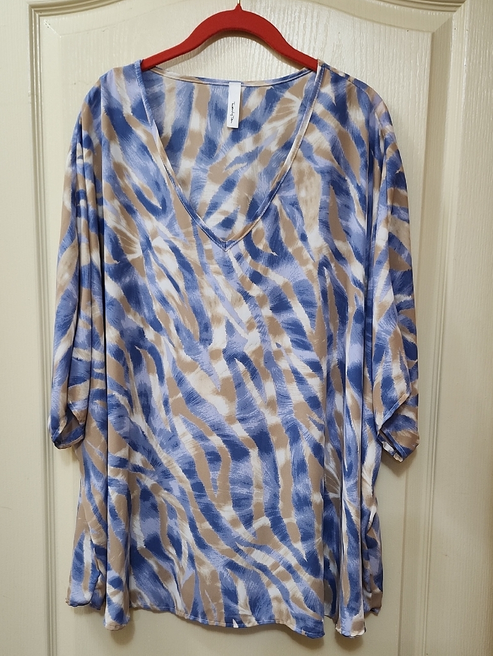 TWENTY TEN V-NECK ANIMAL TUNIC BLOUSE
